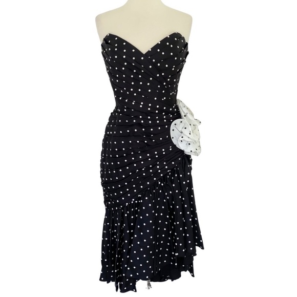 Vintage Tadashi Polka Dot Strapless Rosette Black Dress 8 - Picture 14 of 14